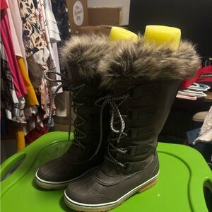 Lane Bryant winter boots SZ 8 W in excellent condition